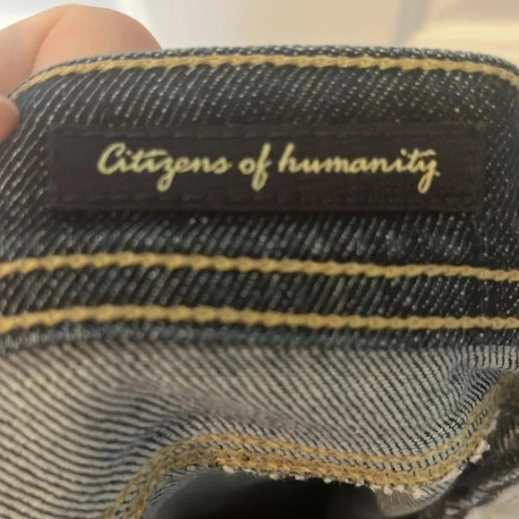 Citizens of Humanity dark wash distressed. women’s jeans size 28 - Picture 7 of 8